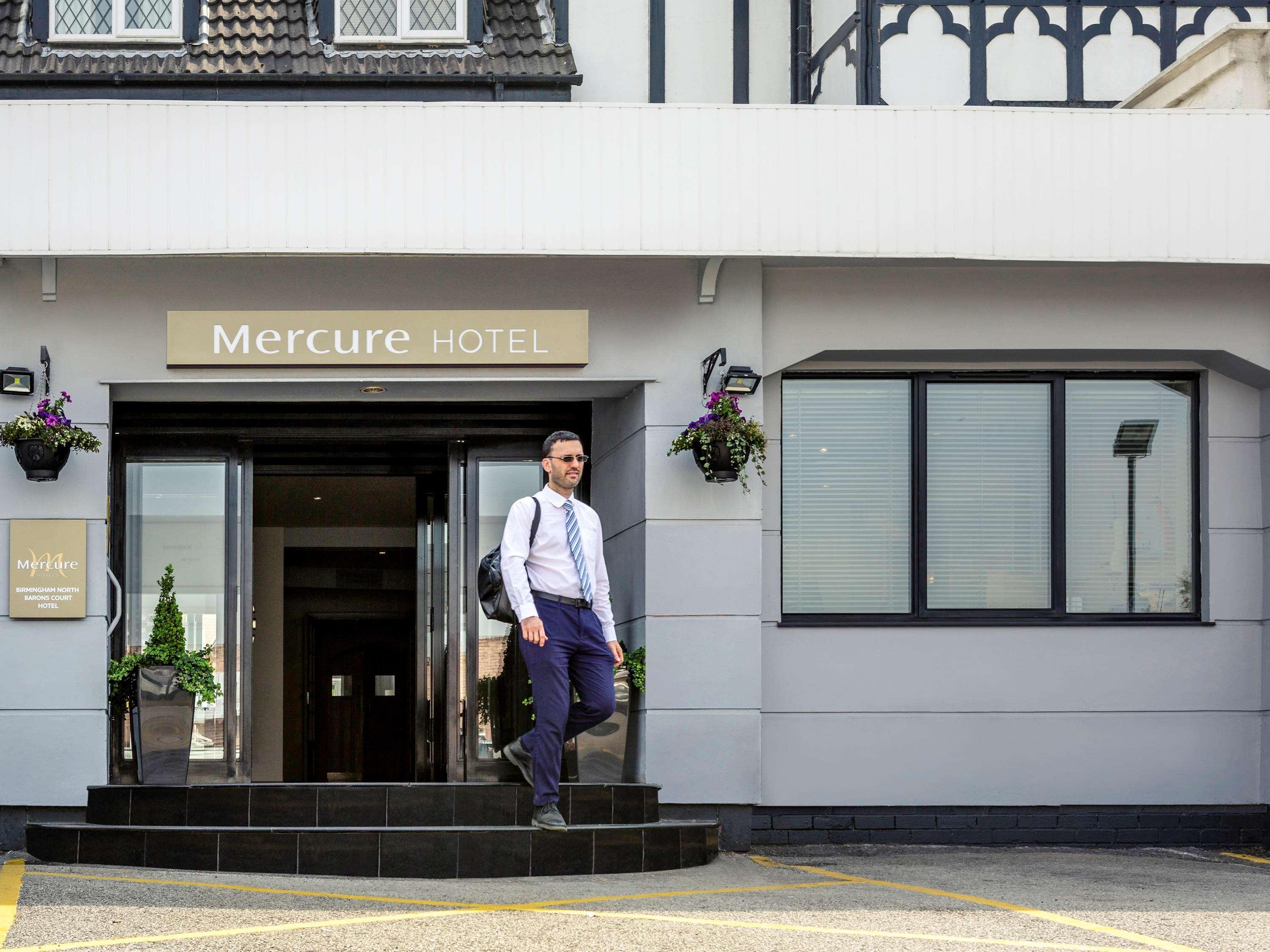 Barons Court Hotel 沃尔索尔 外观 照片