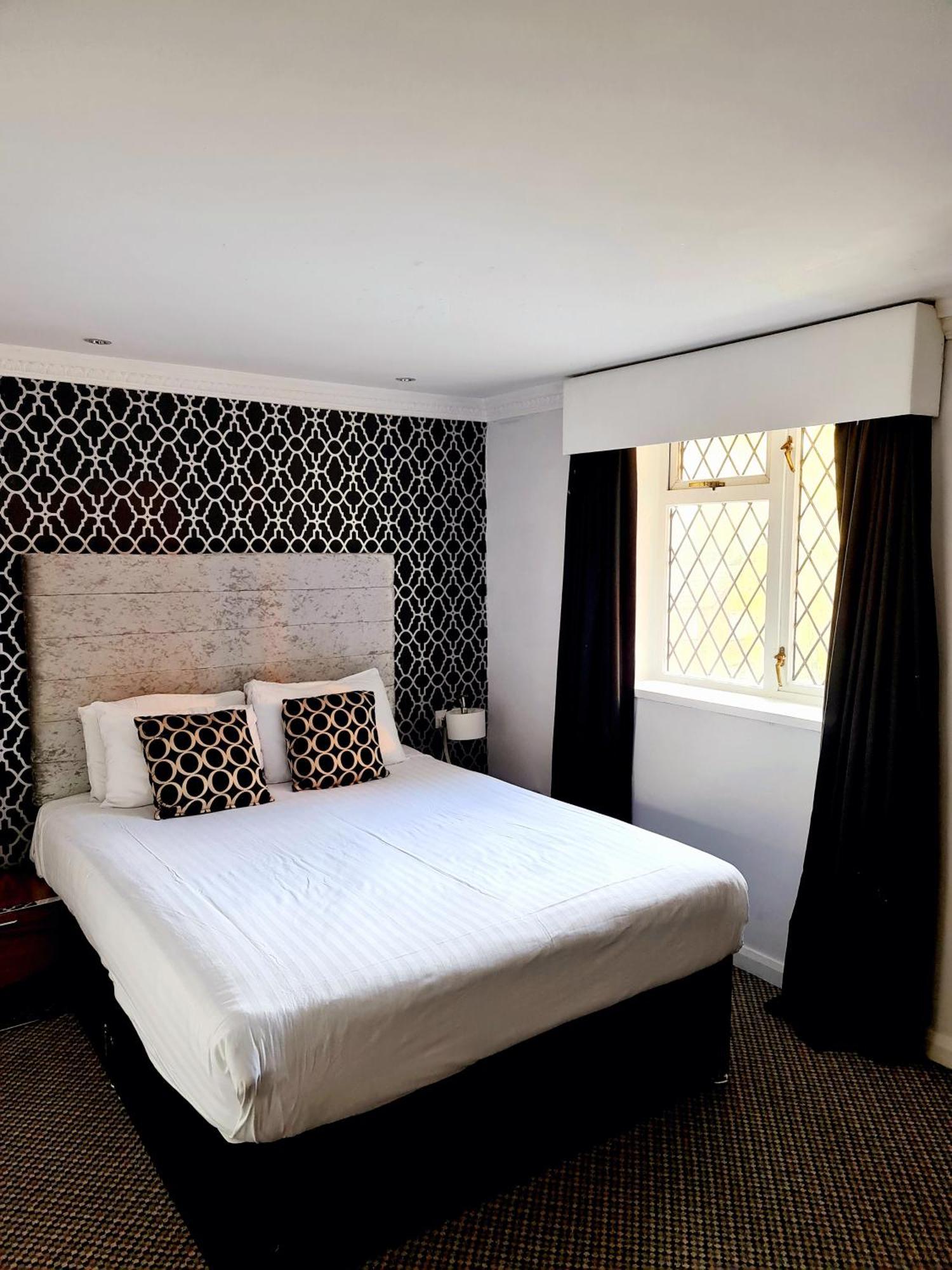 Barons Court Hotel 沃尔索尔 外观 照片