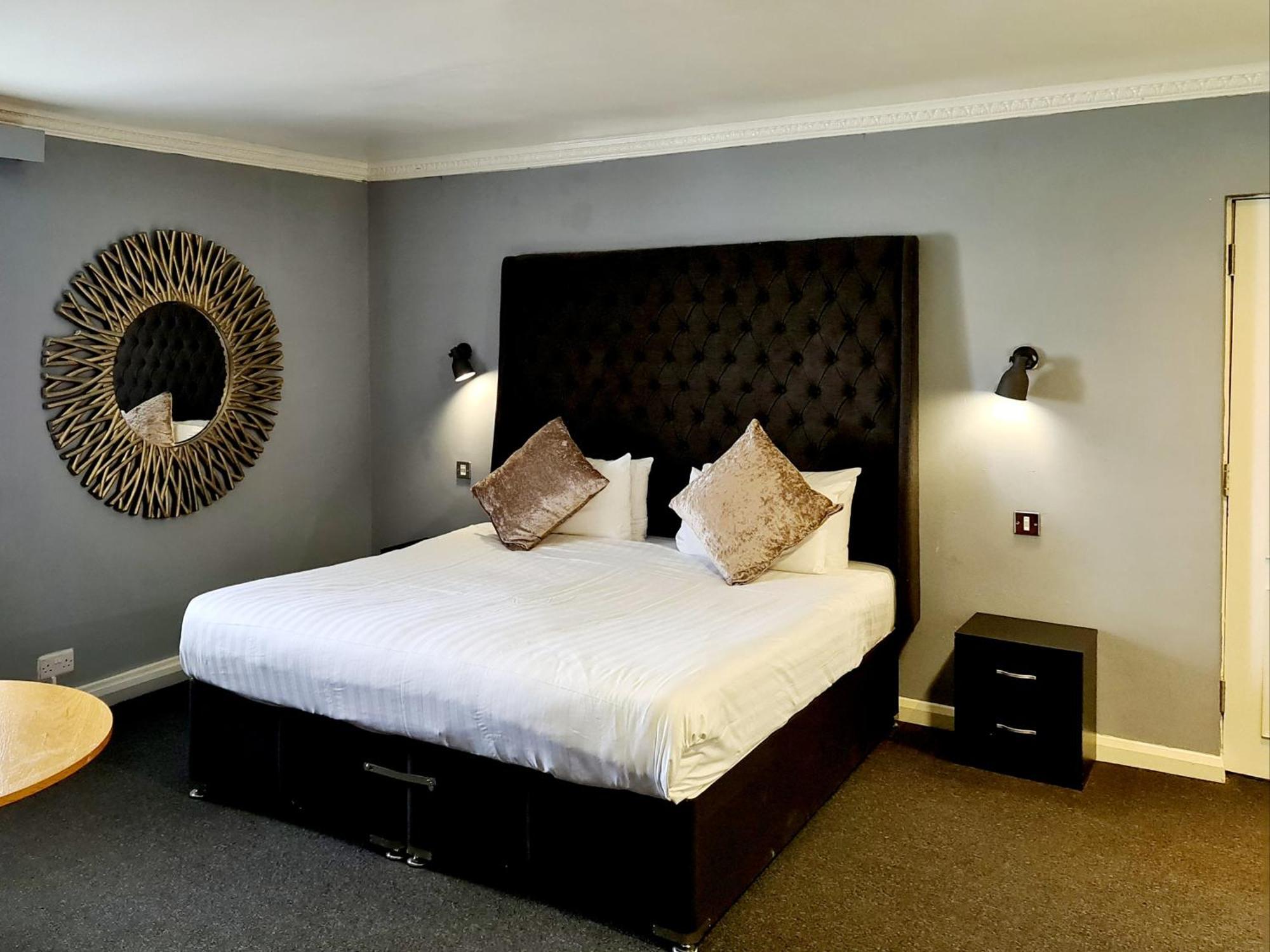 Barons Court Hotel 沃尔索尔 外观 照片