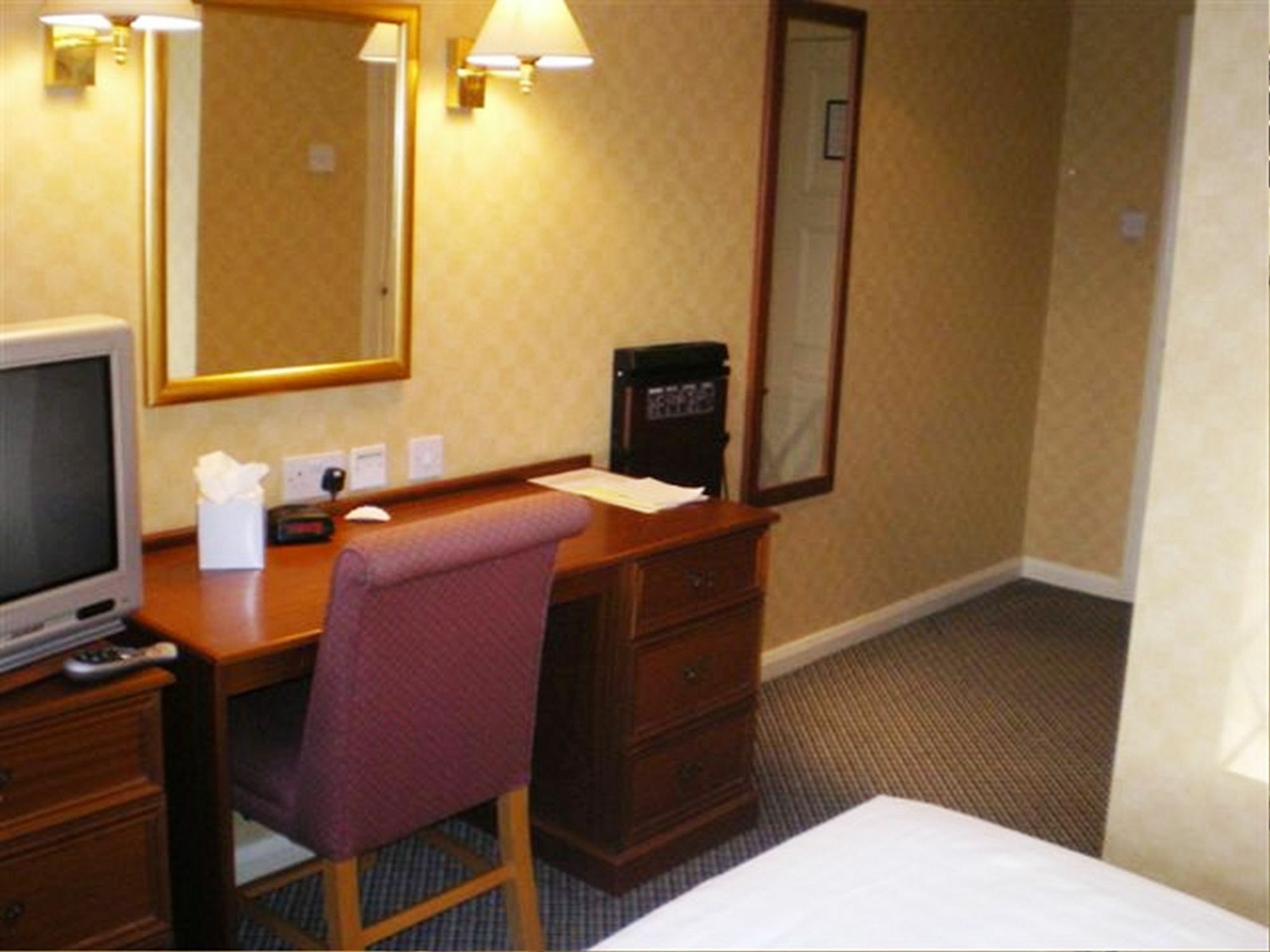 Barons Court Hotel 沃尔索尔 外观 照片
